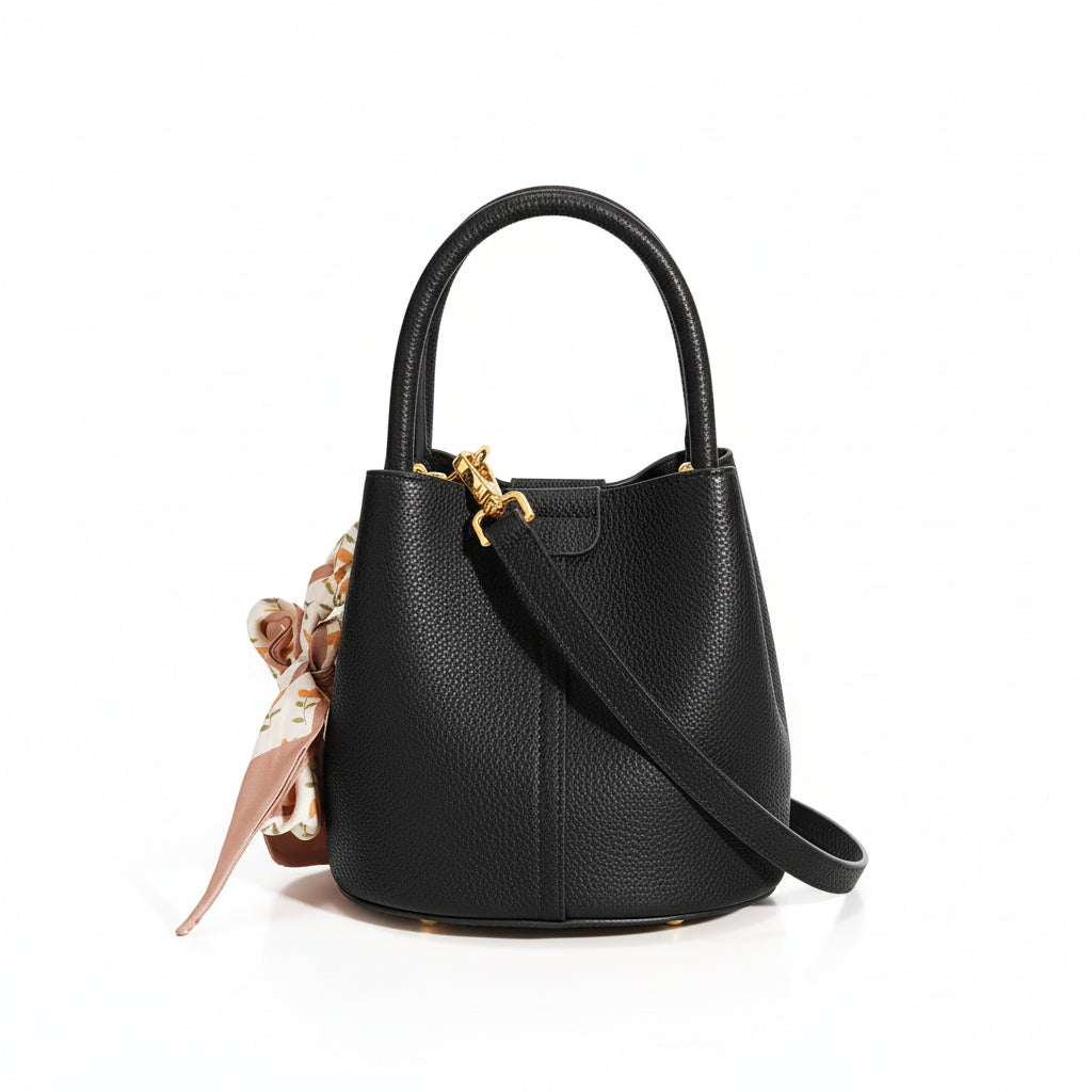 June Plum London Hampstead leather bag — front view